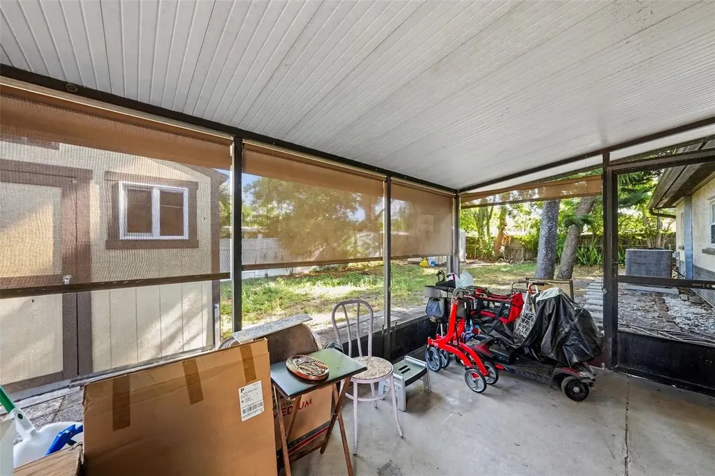 4015 W Land Avenue Tampa FL 33616