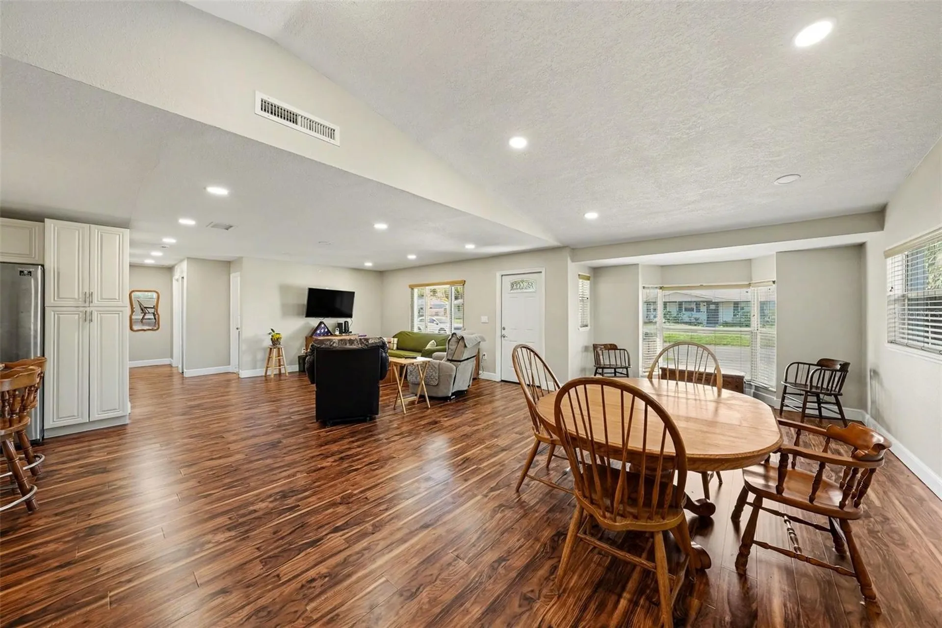 4015 W Land Avenue Tampa FL 33616