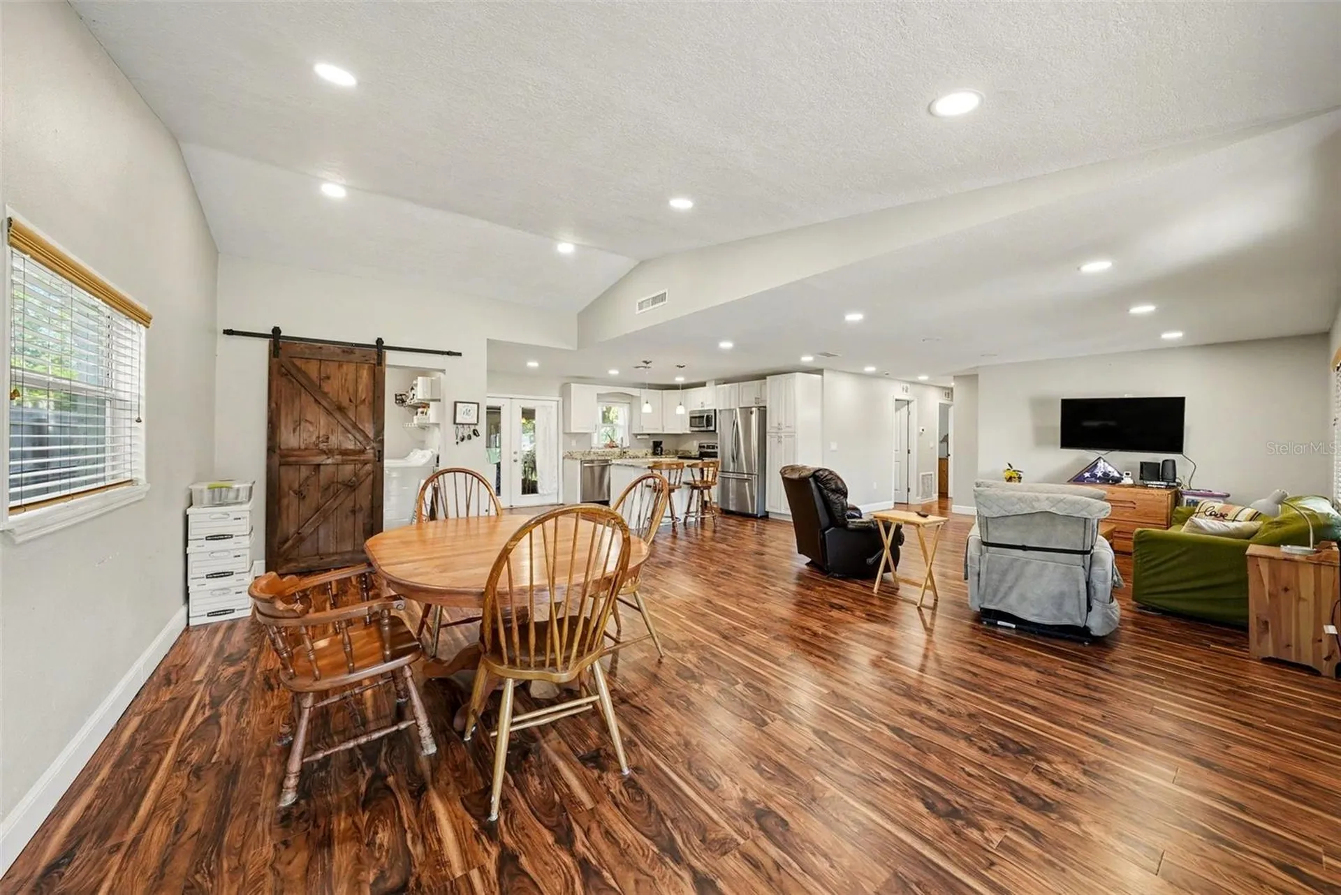 4015 W Land Avenue Tampa FL 33616