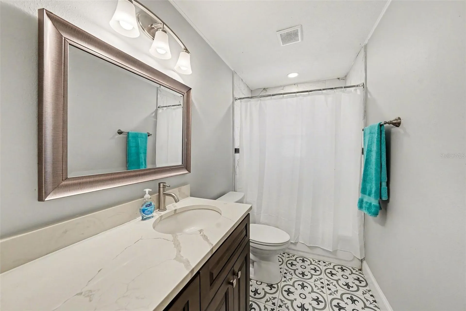 4015 W Land Avenue Tampa FL 33616