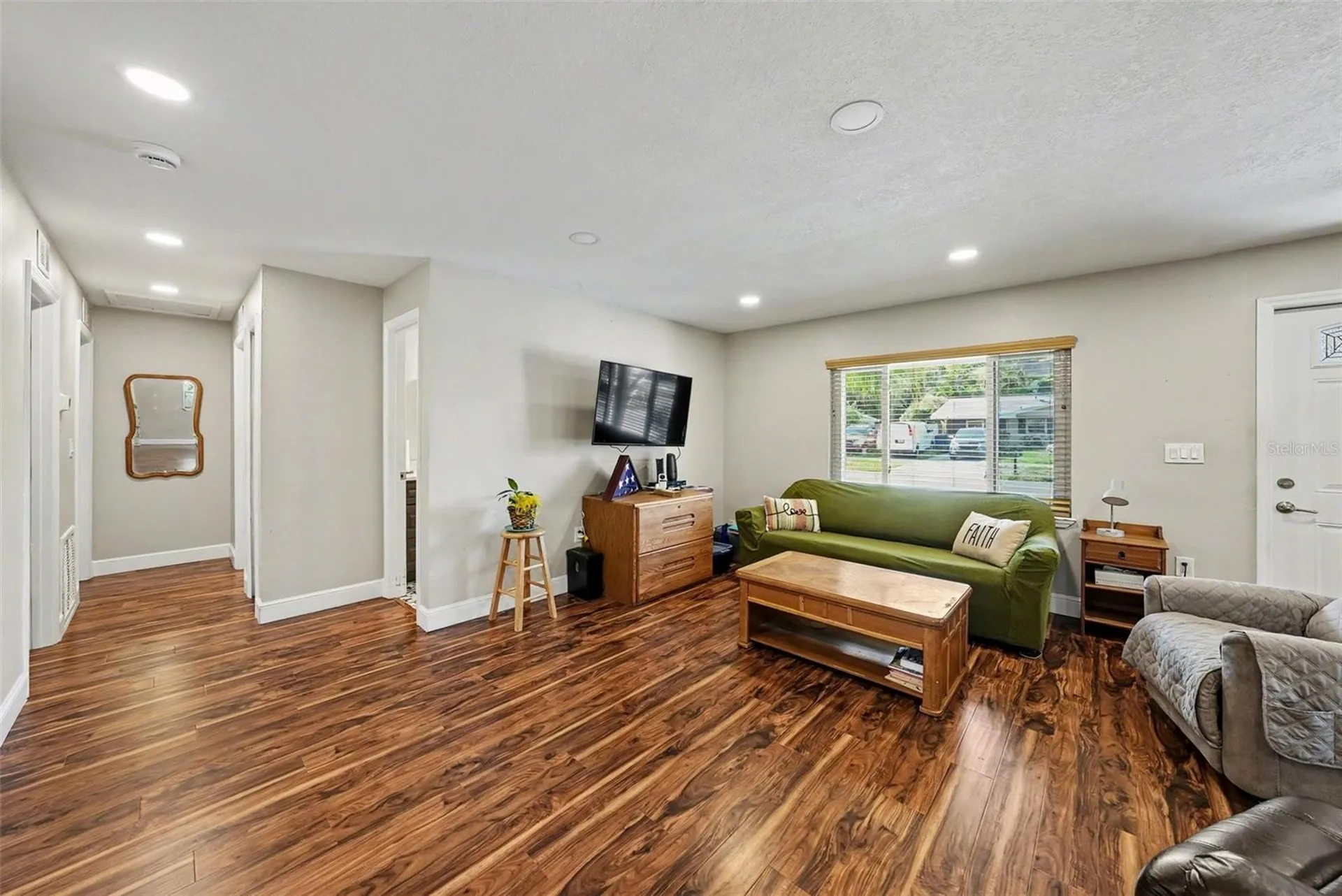 4015 W Land Avenue Tampa FL 33616