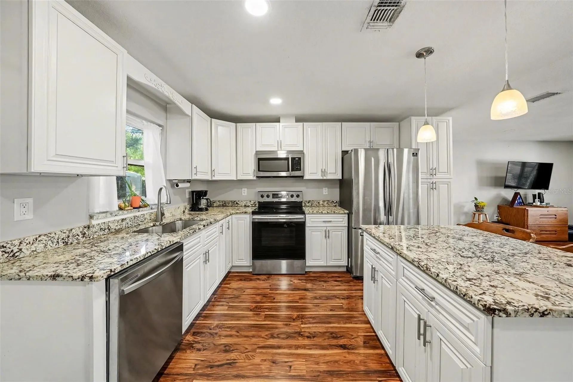 4015 W Land Avenue Tampa FL 33616