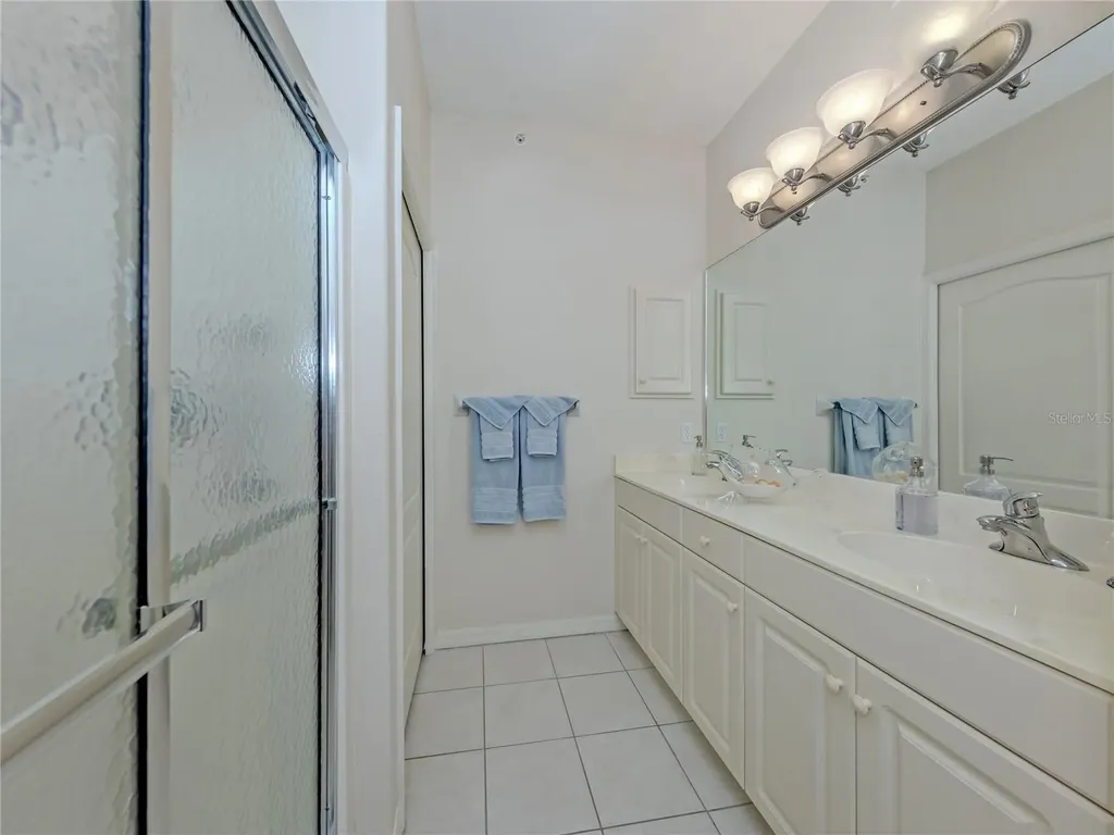 121 N Auburn Road Venice FL 34292