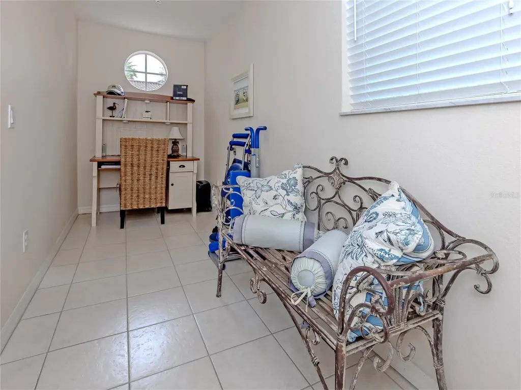 121 N Auburn Road Venice FL 34292