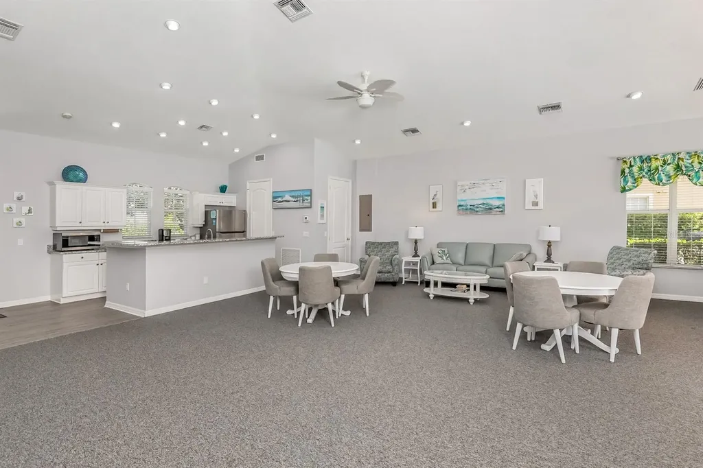 121 N Auburn Road Venice FL 34292