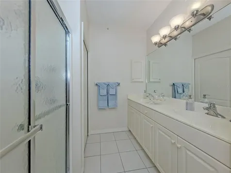 121 N Auburn Road Venice FL 34292