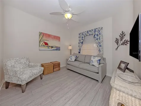 121 N Auburn Road Venice FL 34292