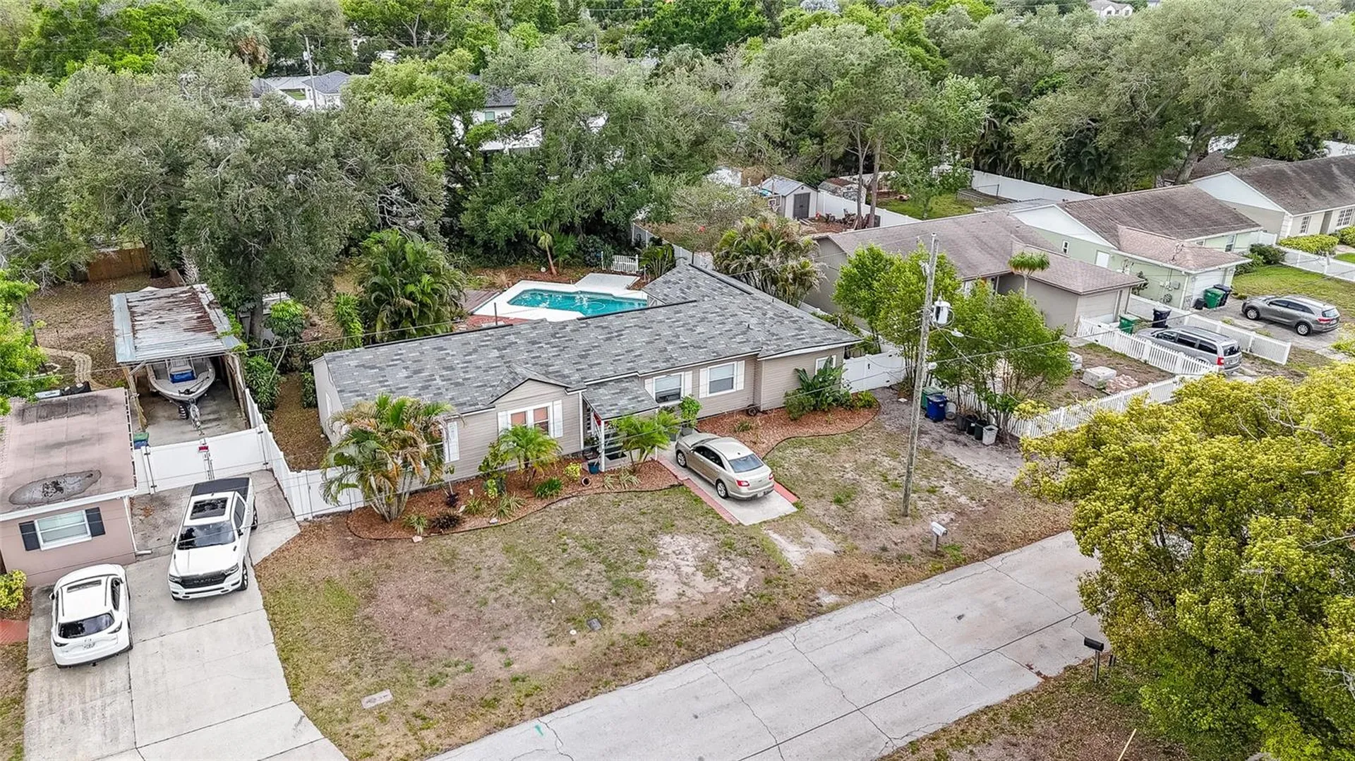3308 W Paul Avenue Tampa FL 33611