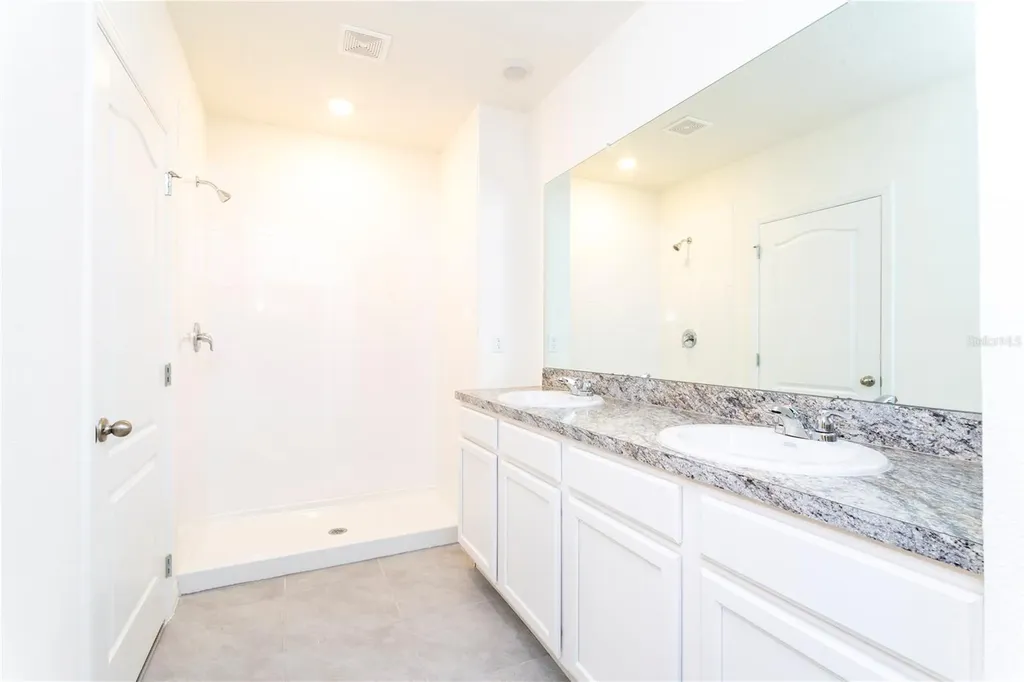 1779 Post Oak Drive Davenport FL 33837