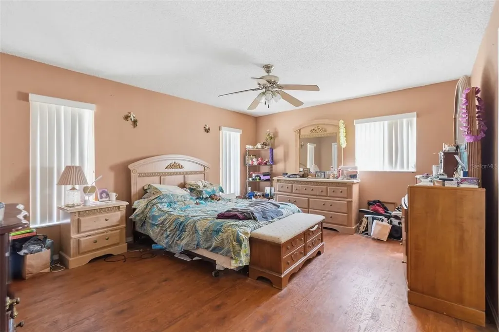 636 Tessier Court Tarpon Springs FL 34689