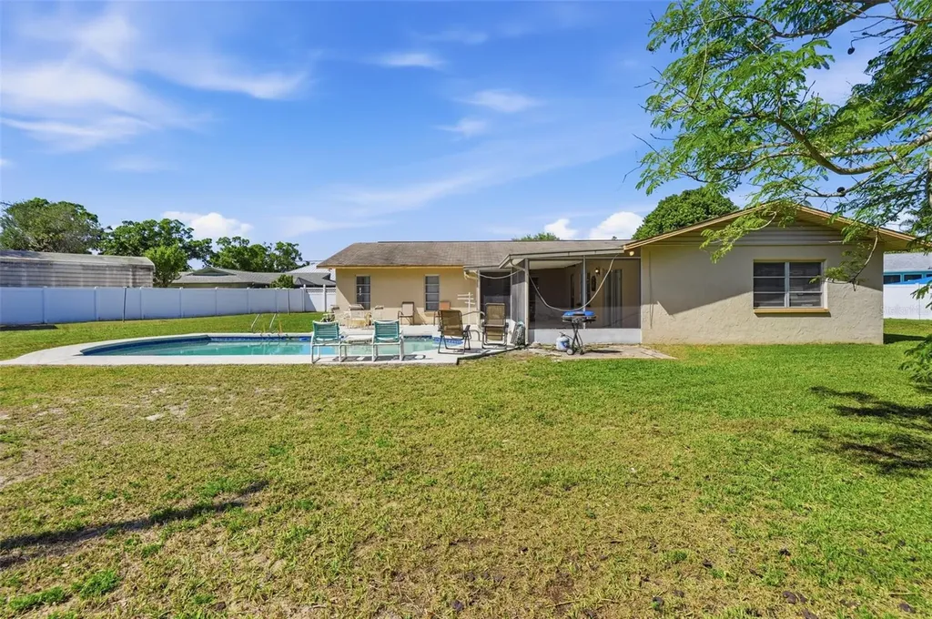 636 Tessier Court Tarpon Springs FL 34689