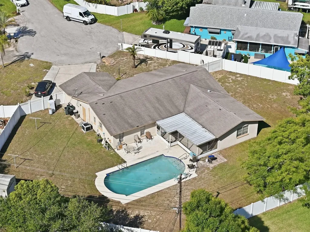636 Tessier Court Tarpon Springs FL 34689