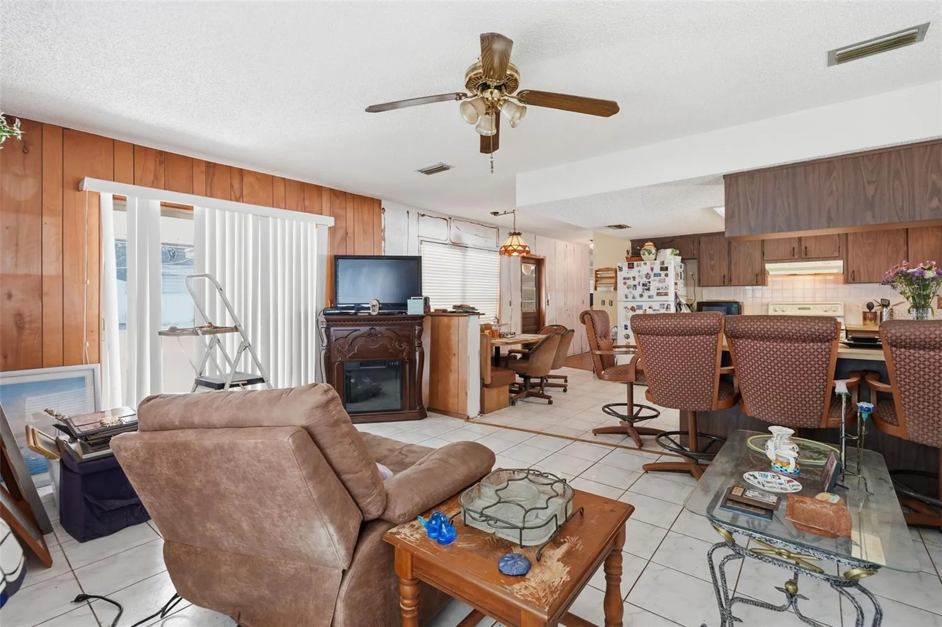 636 Tessier Court Tarpon Springs FL 34689