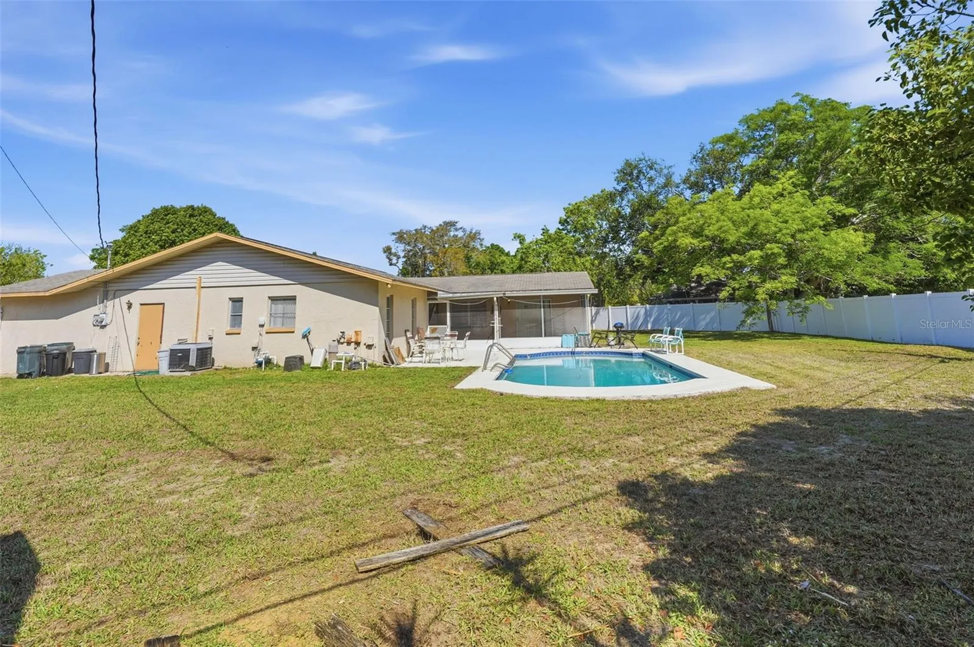 636 Tessier Court Tarpon Springs FL 34689