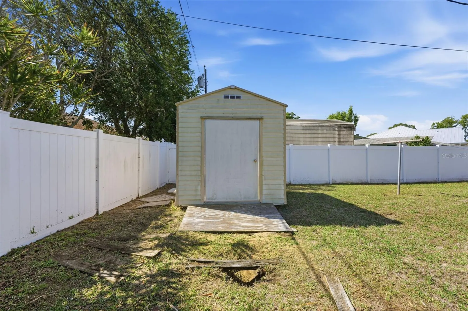 636 Tessier Court Tarpon Springs FL 34689
