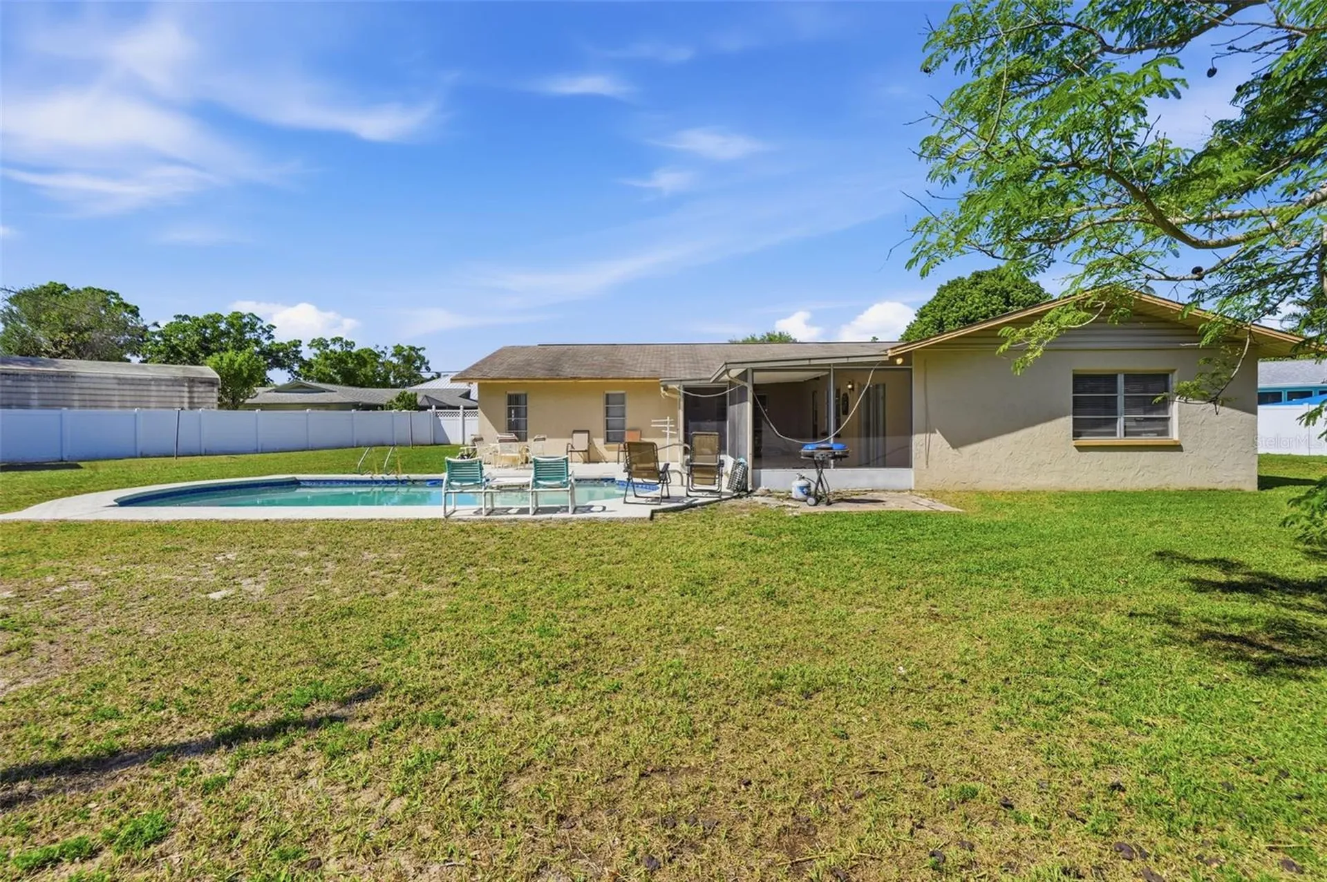 636 Tessier Court Tarpon Springs FL 34689