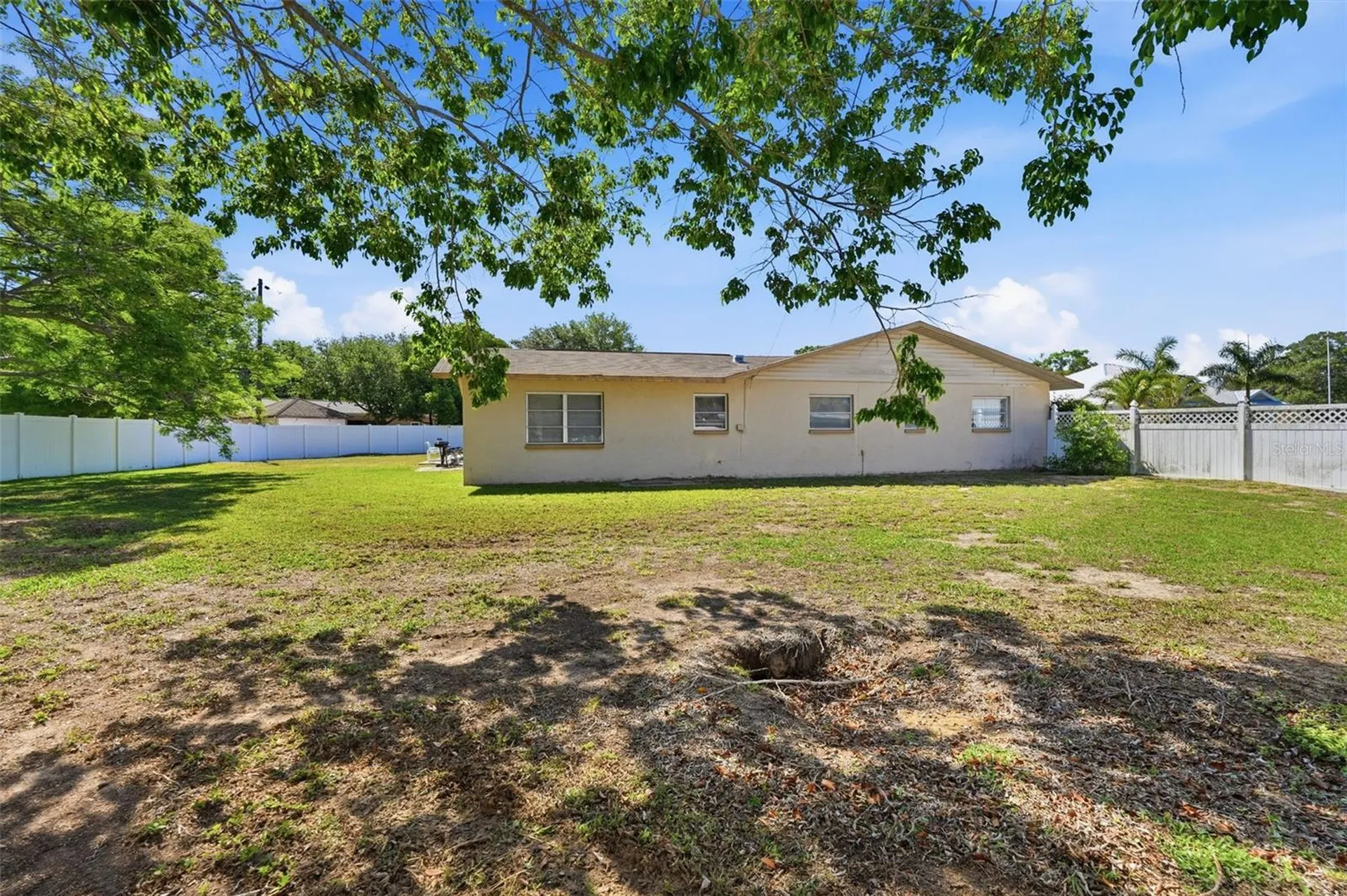 636 Tessier Court Tarpon Springs FL 34689