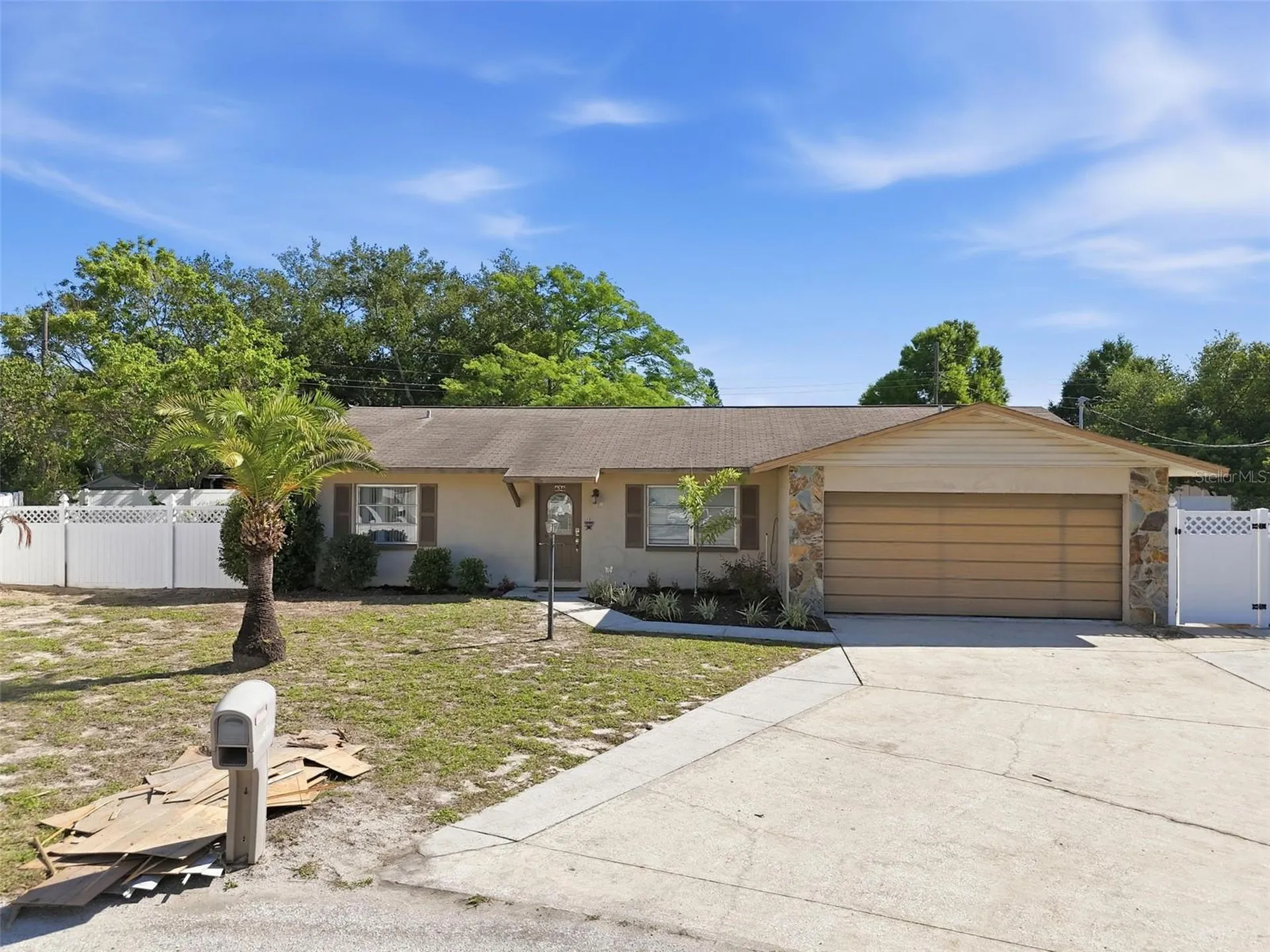 636 Tessier Court Tarpon Springs FL 34689