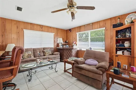 636 Tessier Court Tarpon Springs FL 34689