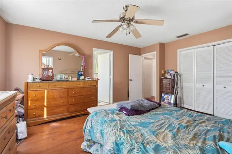 636 Tessier Court Tarpon Springs FL 34689