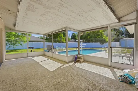 636 Tessier Court Tarpon Springs FL 34689