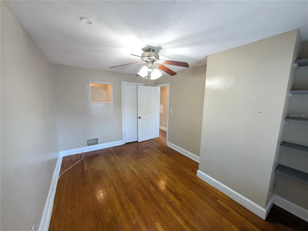 520 N 11th Avenue N St Petersburg FL 33701