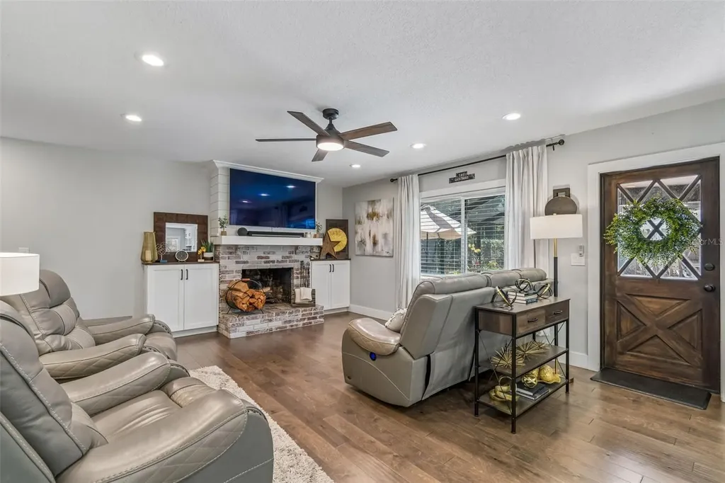 4528 W Woodmere Road Tampa FL 33609