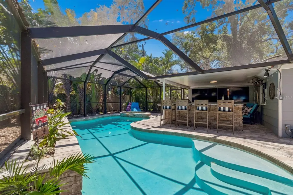 4528 W Woodmere Road Tampa FL 33609