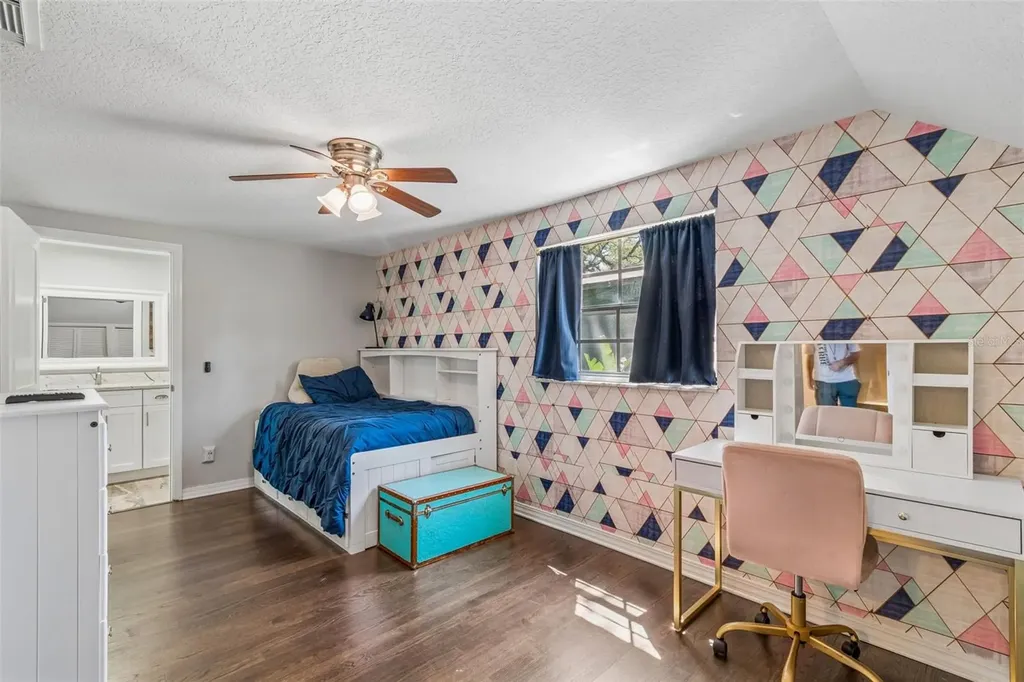4528 W Woodmere Road Tampa FL 33609