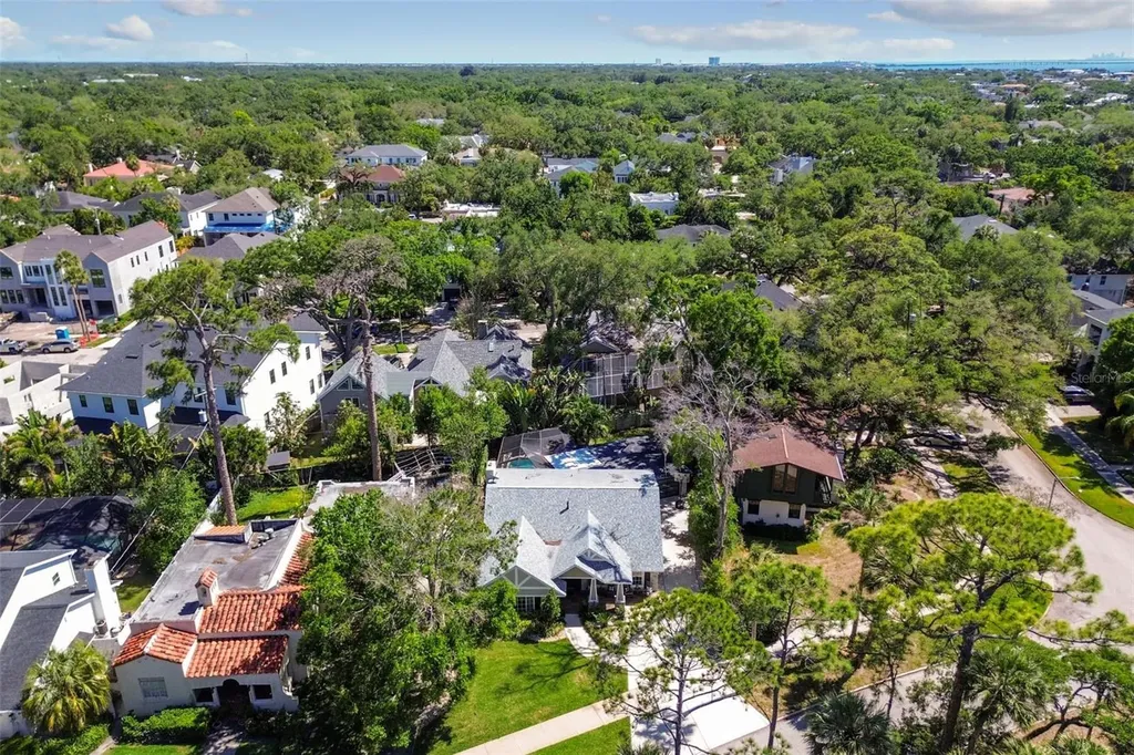 4528 W Woodmere Road Tampa FL 33609