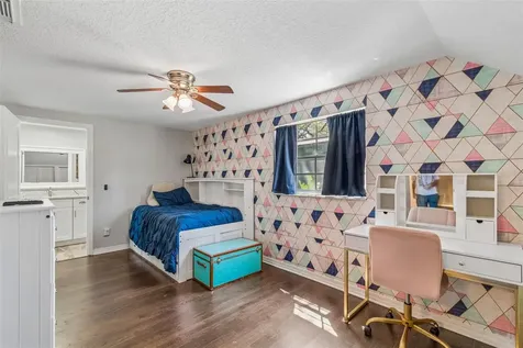 4528 W Woodmere Road Tampa FL 33609