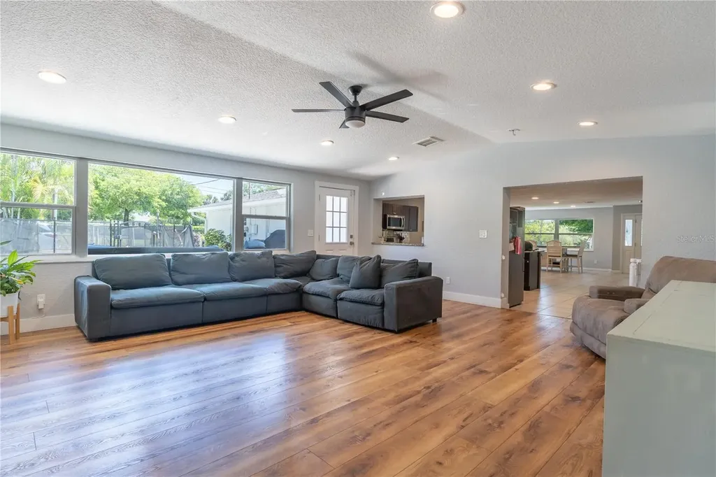 12705 Park Boulevard Seminole FL 33776