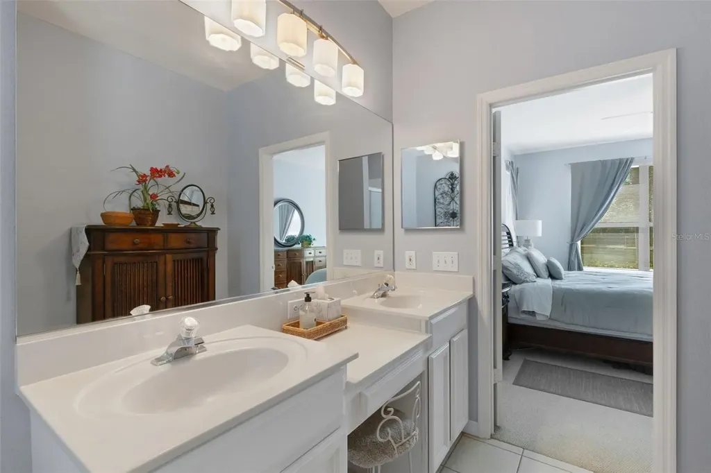 378 Londonderry Drive Sarasota FL 34240