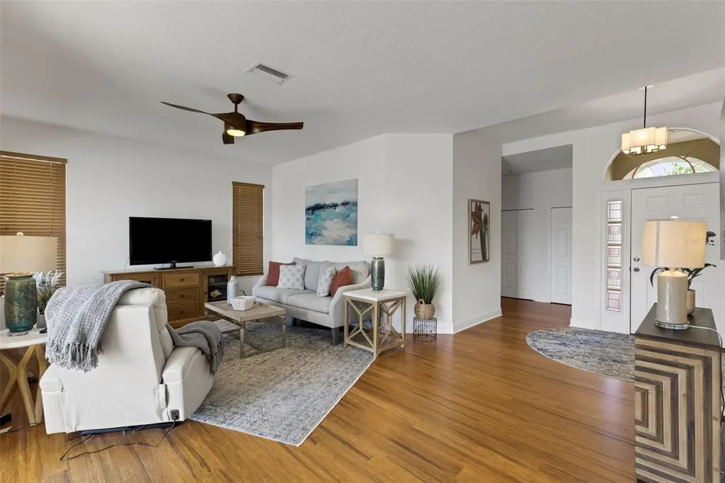 378 Londonderry Drive Sarasota FL 34240
