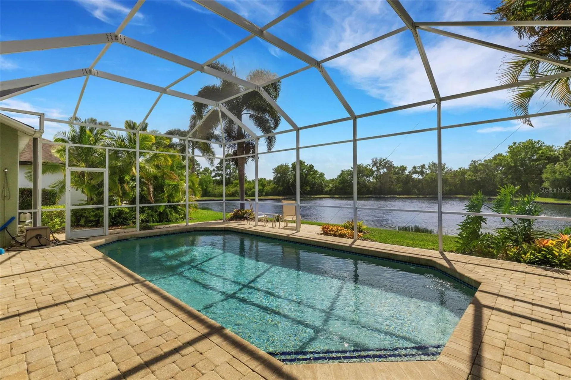 378 Londonderry Drive Sarasota FL 34240