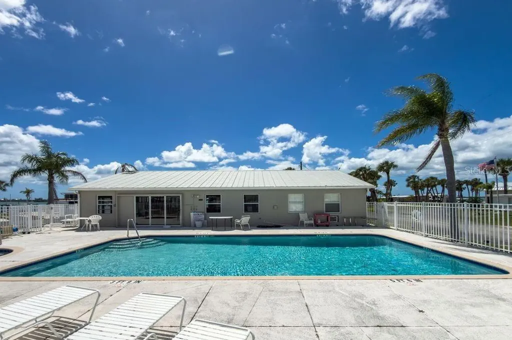 7500 Park Pointe Drive Englewood FL 34224