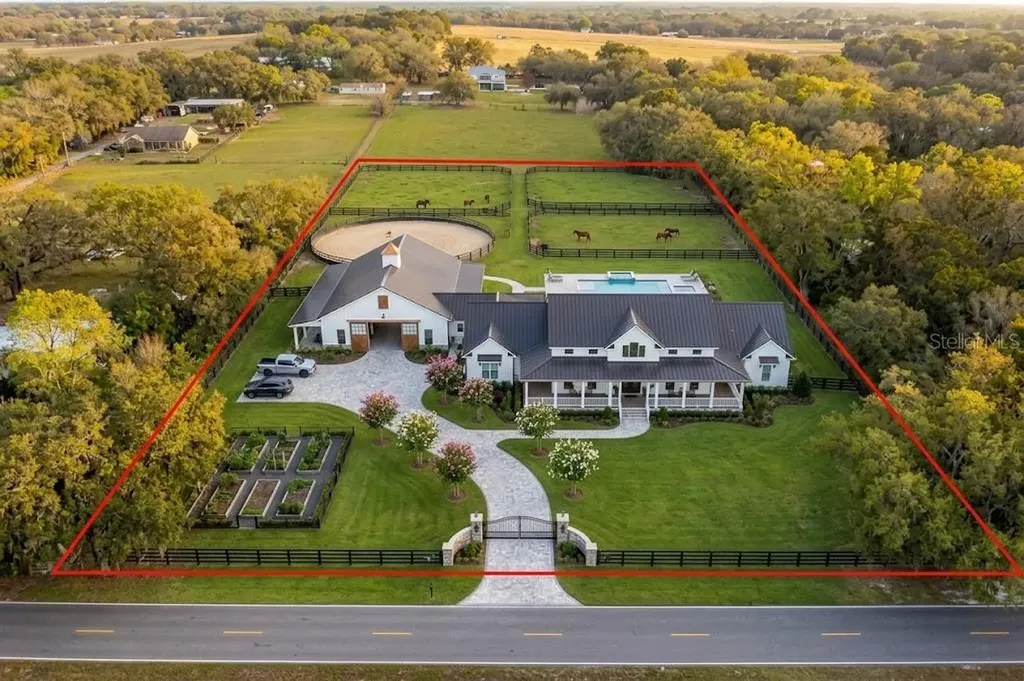 8236 Wire Road Zephyrhills FL 33540