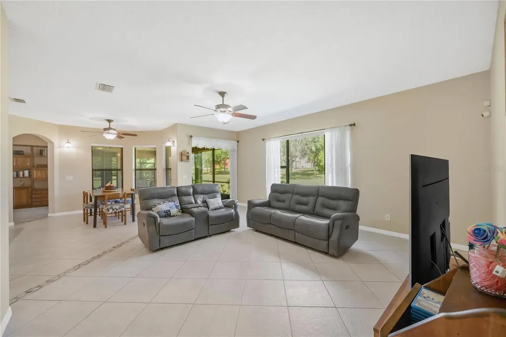 9313 Lisbon Street Seffner FL 33584