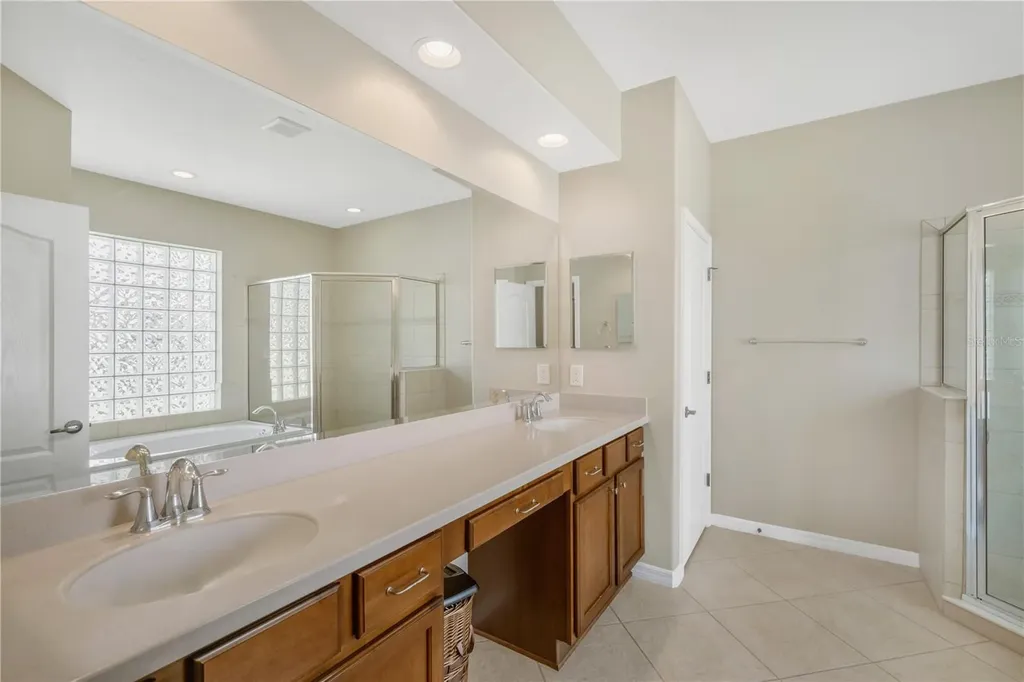 9313 Lisbon Street Seffner FL 33584