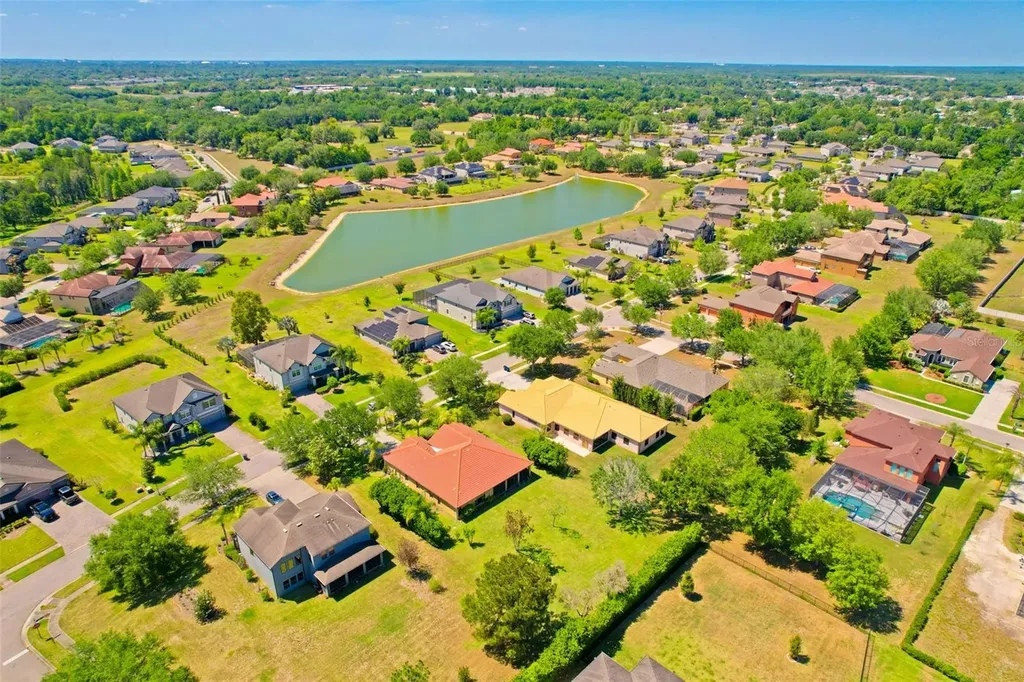 9313 Lisbon Street Seffner FL 33584