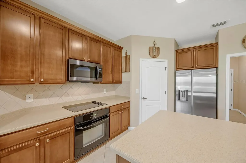 9313 Lisbon Street Seffner FL 33584