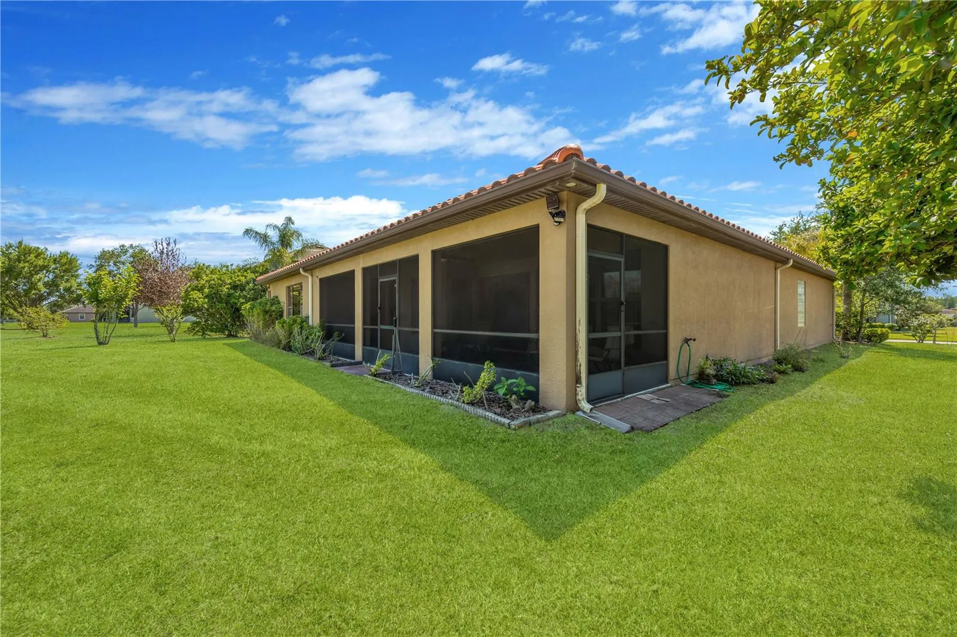 9313 Lisbon Street Seffner FL 33584