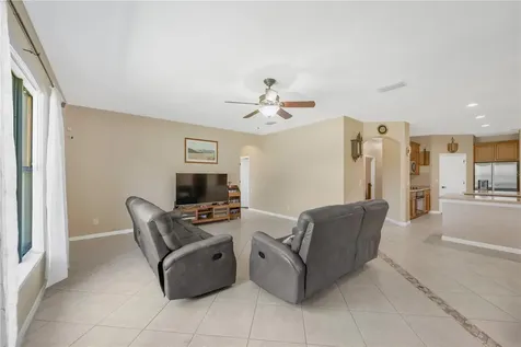 9313 Lisbon Street Seffner FL 33584