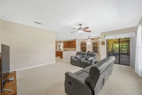 9313 Lisbon Street Seffner FL 33584