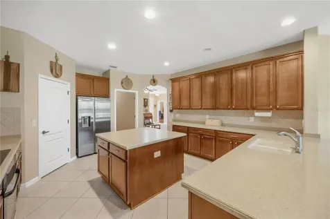 9313 Lisbon Street Seffner FL 33584