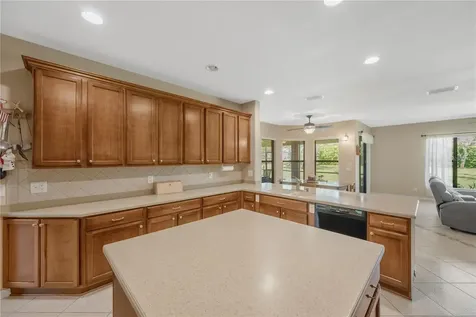 9313 Lisbon Street Seffner FL 33584