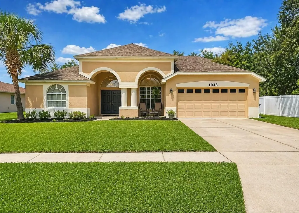 1043 Chamberlin Trail St Cloud FL 34772