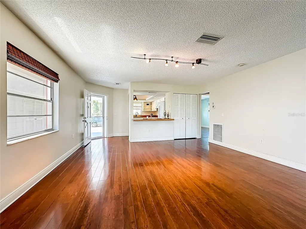 4523 W Independence Drive Bradenton FL 34210
