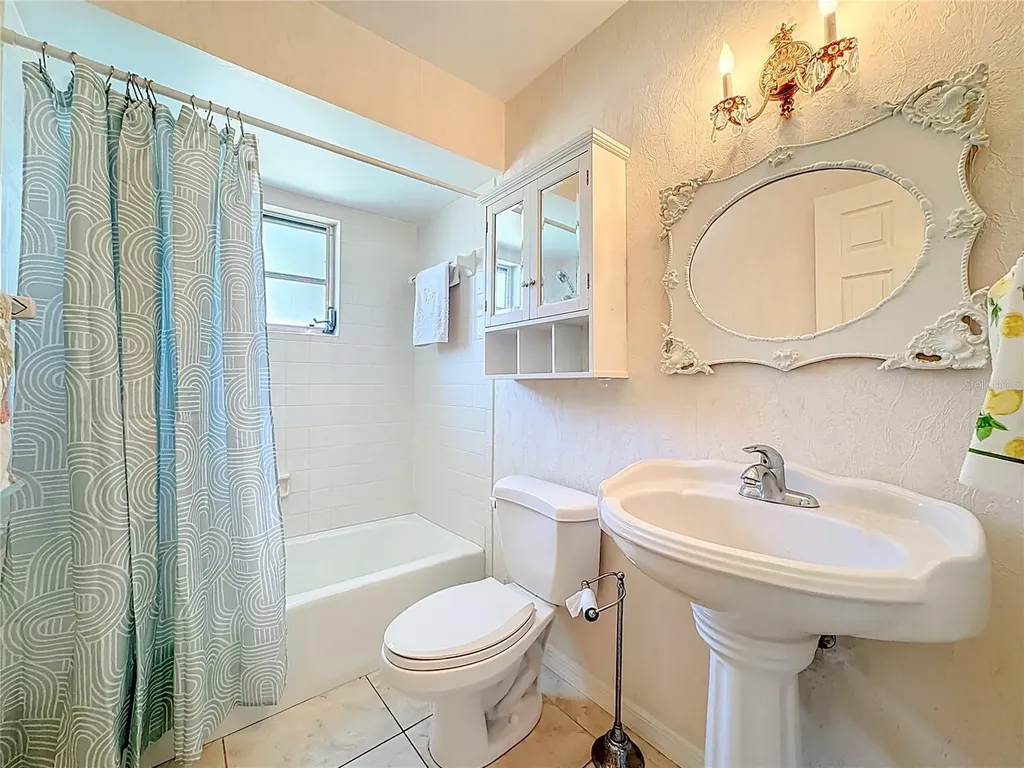 4523 W Independence Drive Bradenton FL 34210