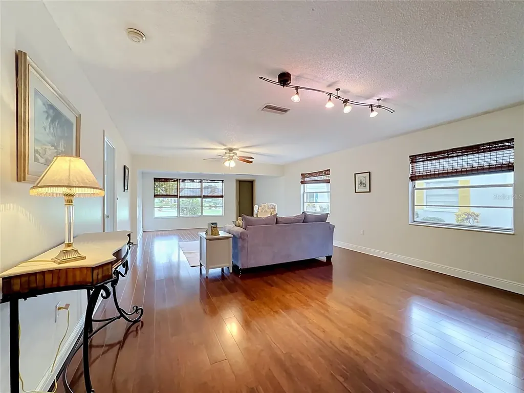 4523 W Independence Drive Bradenton FL 34210
